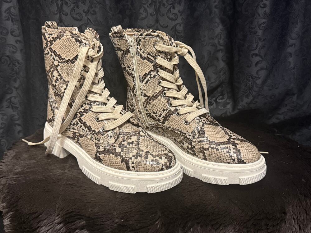 Snakeskin Chunky Combat Boots - Side Zip Lace Up Size 6.5